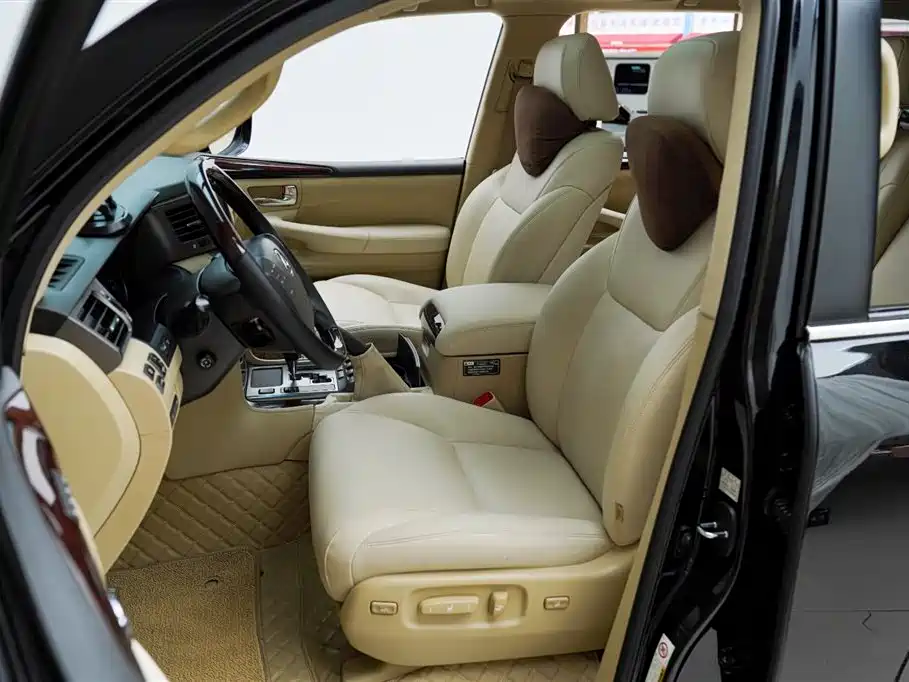 Lexus LX 570