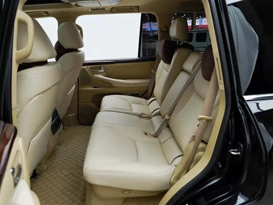 Lexus LX 570
