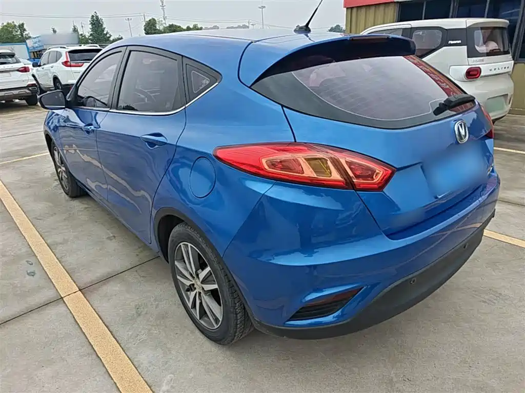 Eado XT 1.6 L Auto Handsome Cool CN-IV