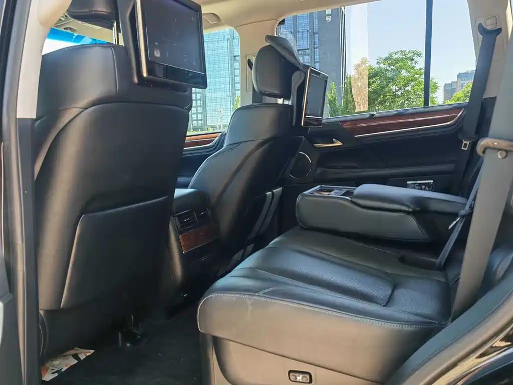 Lexus LX 570 Dynamic Luxury