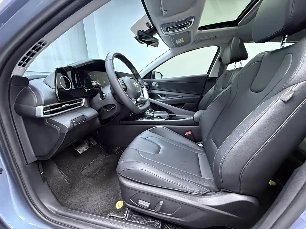 Elantra 1.5 L CVT LUX Distinguished
