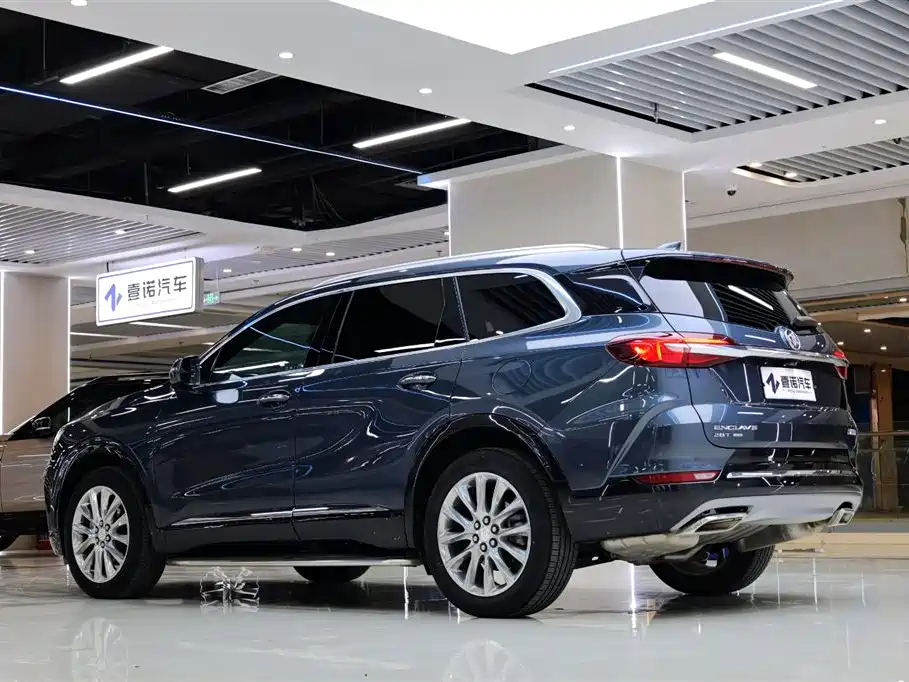 Enclave 28 T 4 WD Premium Flagship