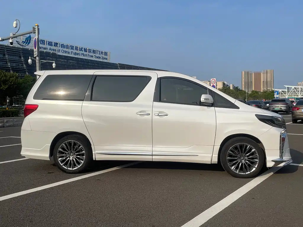 Alphard 3.5 L Luxury