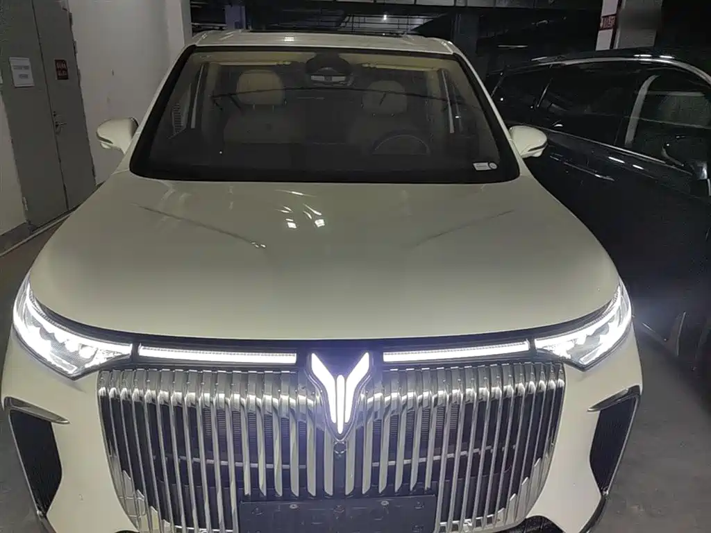Voyah Dreamer PHEV 4 WD Distinguished Kunpeng