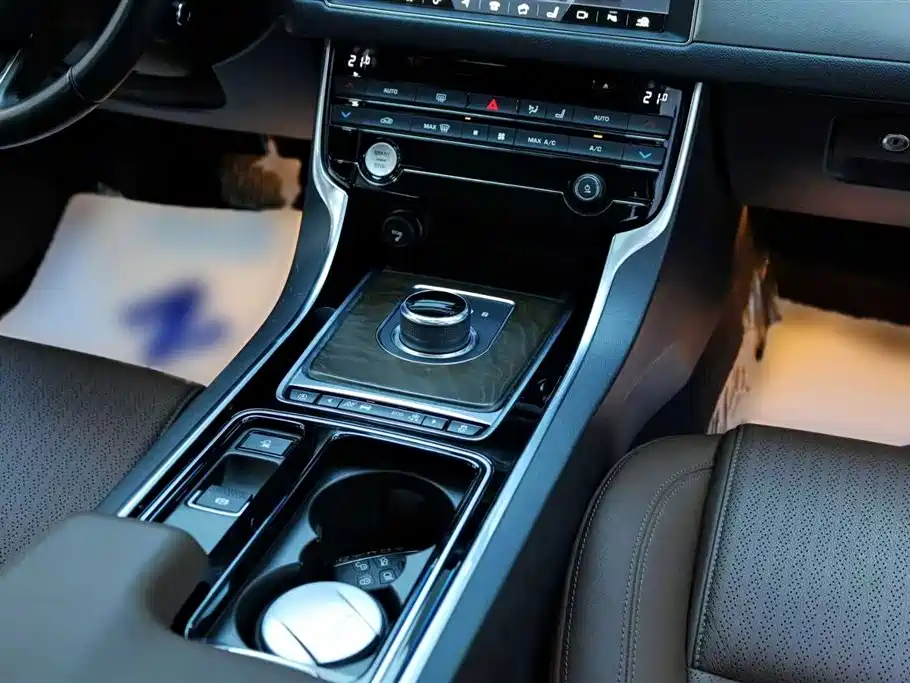 Jaguar XFL XFL 2.0 T 250 PS Luxury
