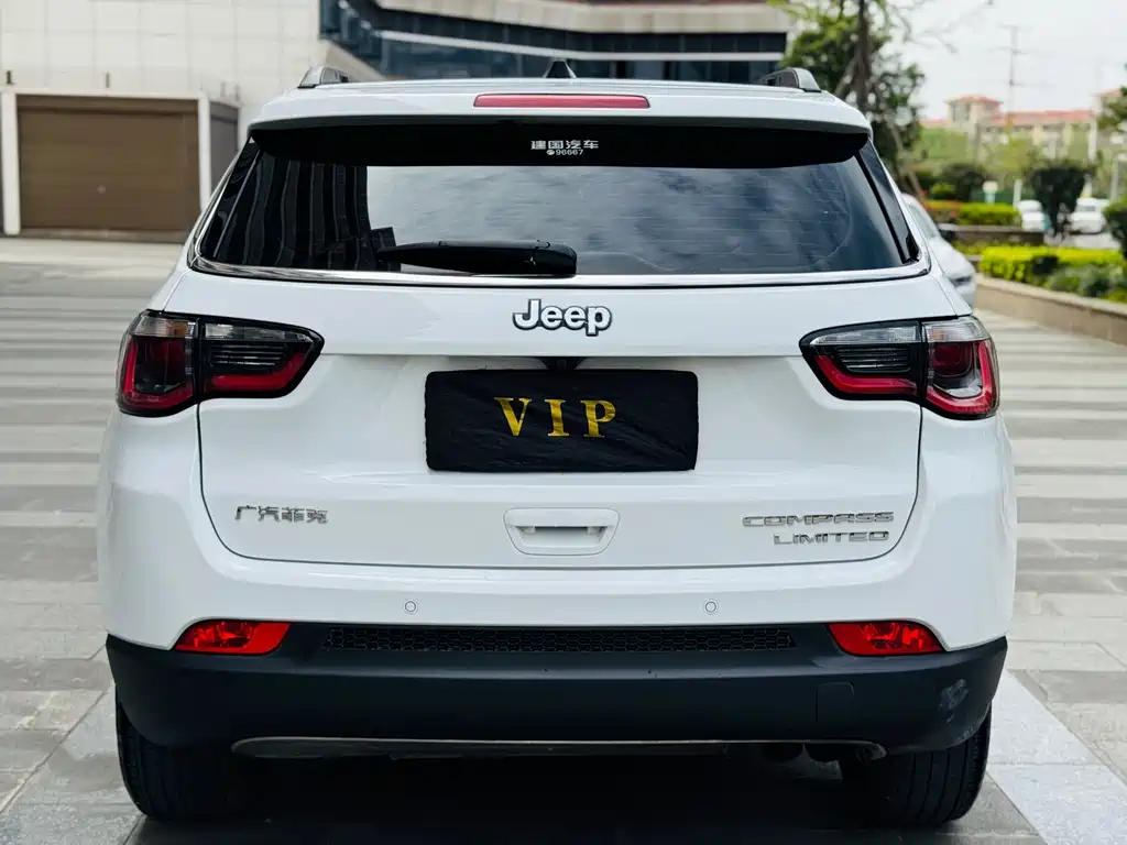 Compass 200 T Auto Premium Enjoyment