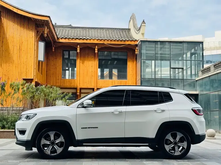 Jeep Compass 200 T Auto Premium Enjoyment