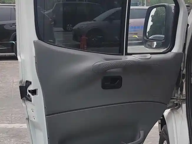 Transit Custom 2.8 T Commercial LWB Mid Roof 6-seat Rear Single Tire CN-VI JX493