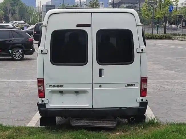 Transit Custom 2.8 T Commercial LWB Mid Roof 6-seat Rear Single Tire CN-VI JX493