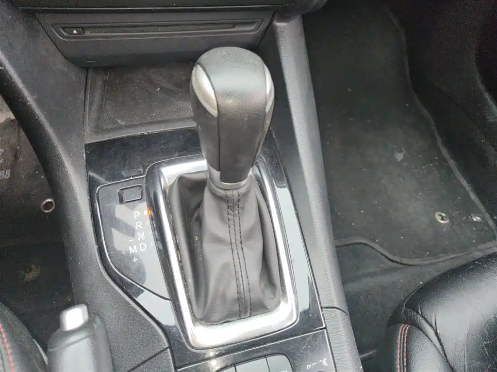 Mazda 3 Axela Sedan 1.5 L Auto Luxury