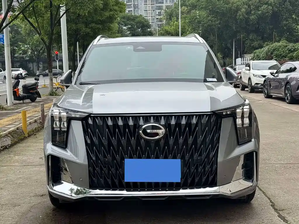 GAC Trumpchi GS8 Dual Engine Series 2.0 TM 4 WD Distinguished (7-seat)
