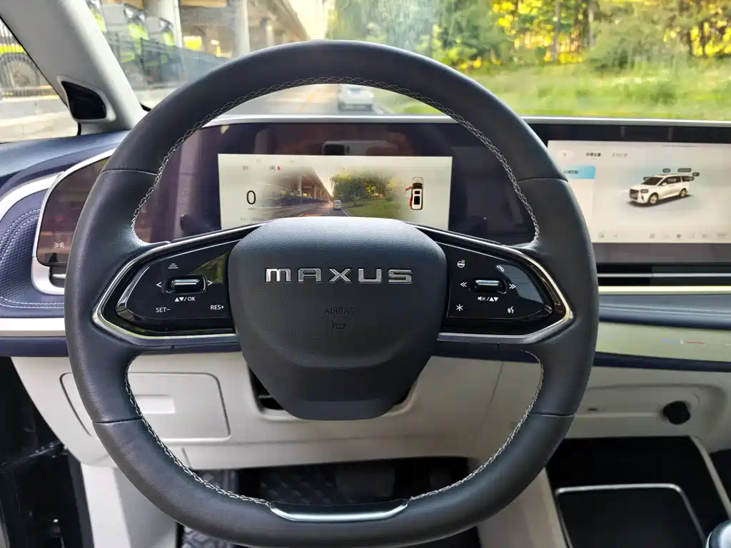 Maxus G90 大通G90 2023款 2.0 T 星际七座版