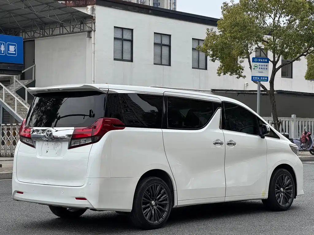 Alphard 3.5 L Distinguished