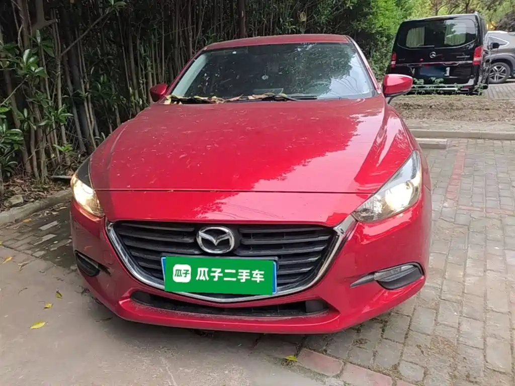 Mazda 3 Axela Cloud Control Sedan 1.5 L Auto Comfort CN-VI
