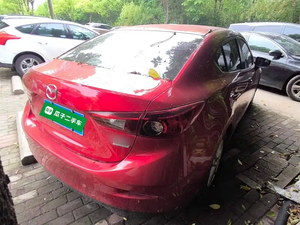 Mazda 3 Axela Cloud Control Sedan 1.5 L Auto Comfort CN-VI