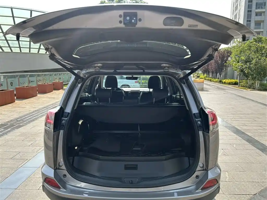 RAV4 2.0 L CVT 2 WD Smart Style CN-V