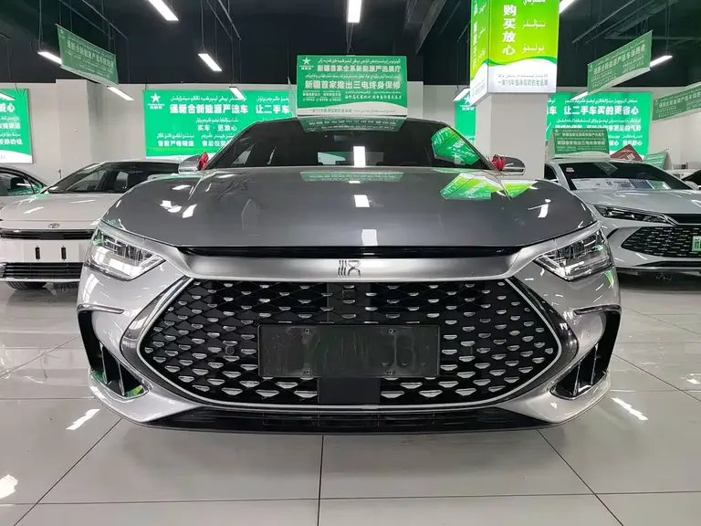 BYD Han DM-i Champion 121 KM Honored