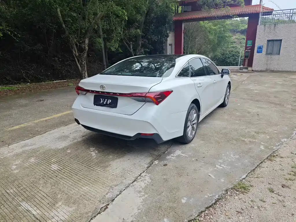 Avalon 2.0 L Select