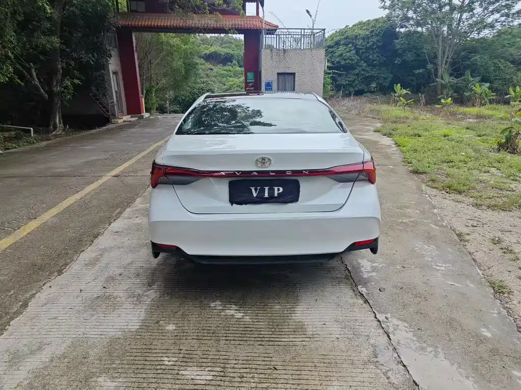 Avalon 2.0 L Select