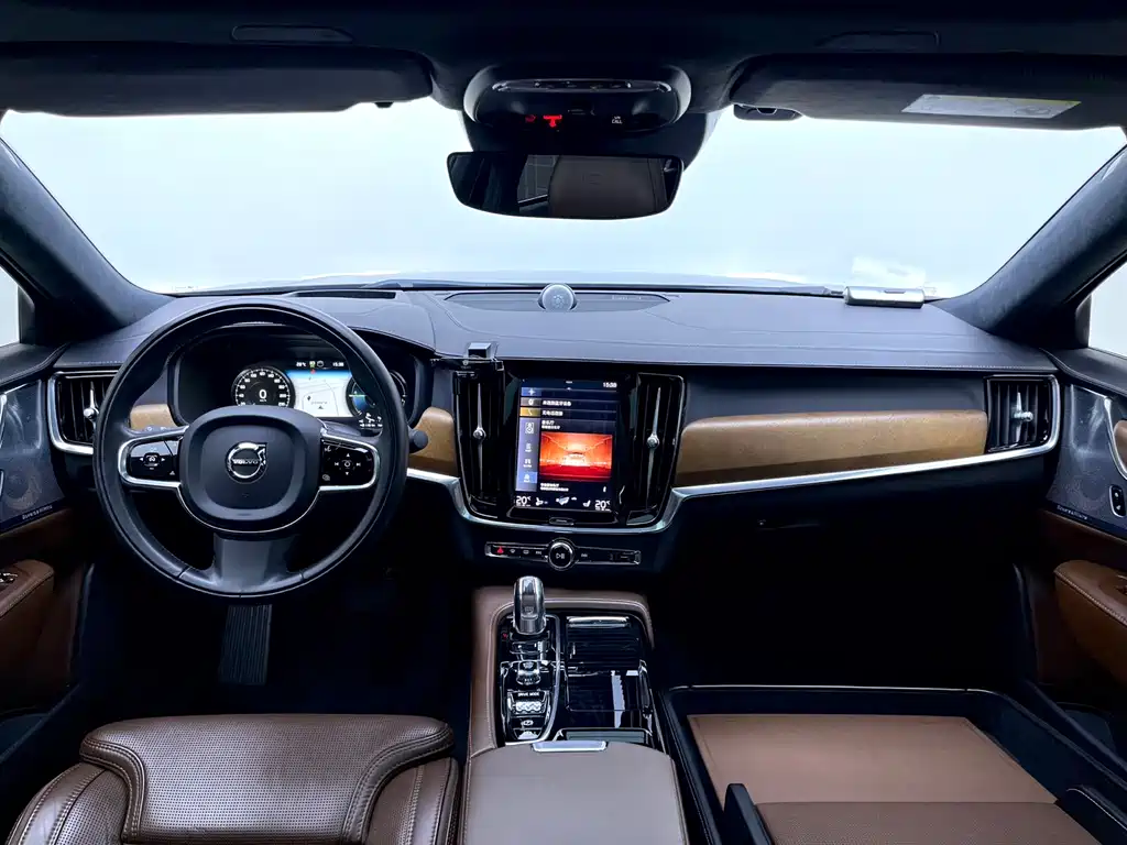 Volvo S90 PHEV T8 E Drive Hybrid Honor 3-seat CN-VI