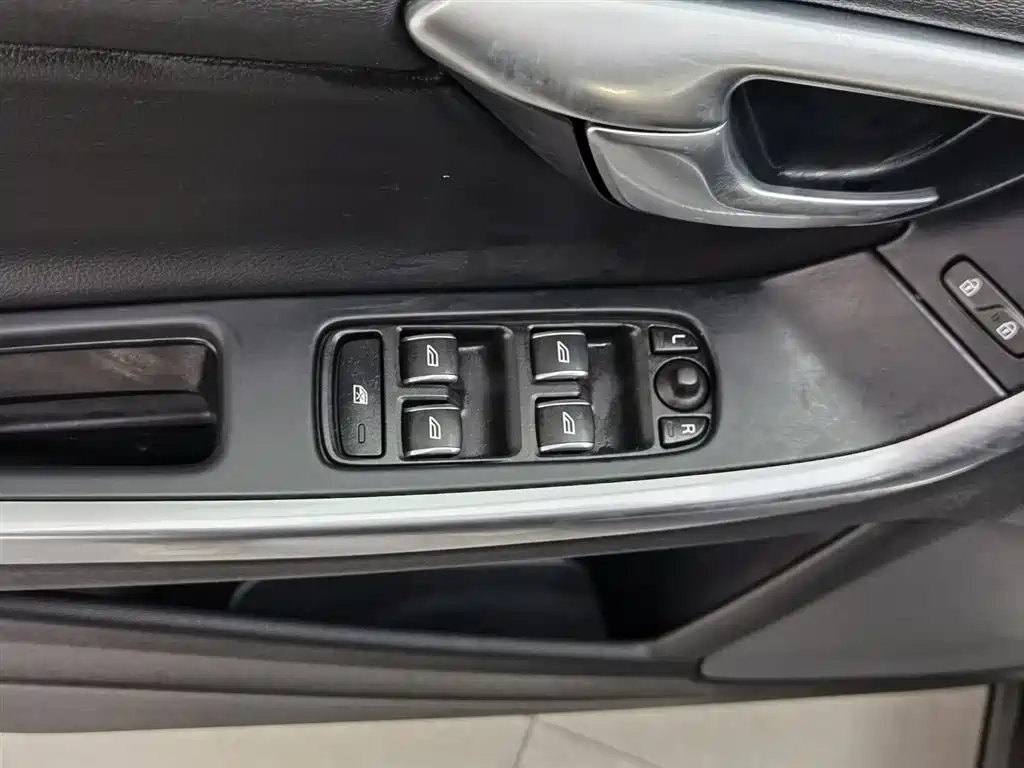 Volvo S60 S60 L T4 Smart Vision
