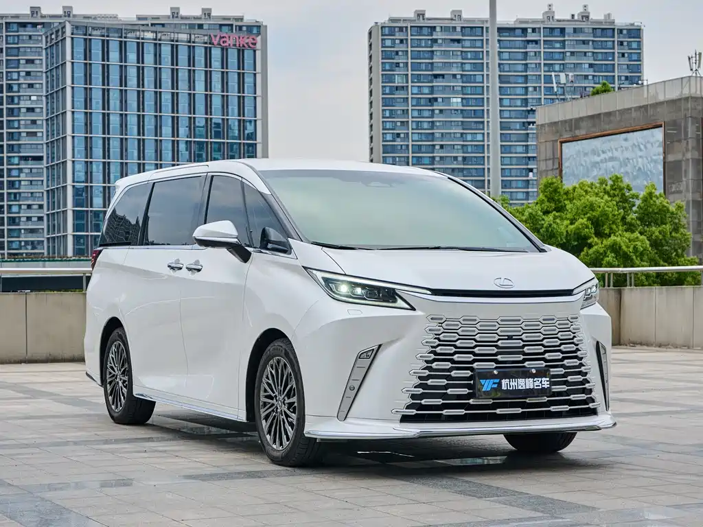 Lexus LM 500 h 6-seat Supreme