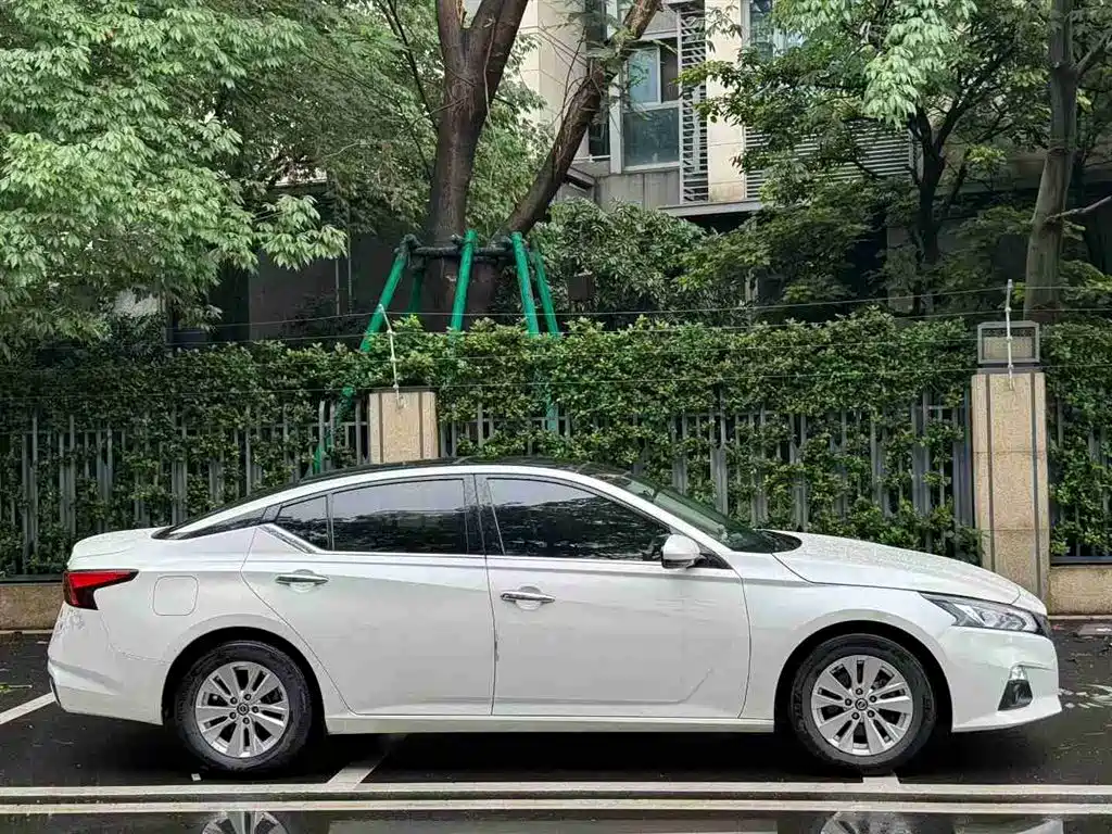 Teana 2.0 L XL Comfort