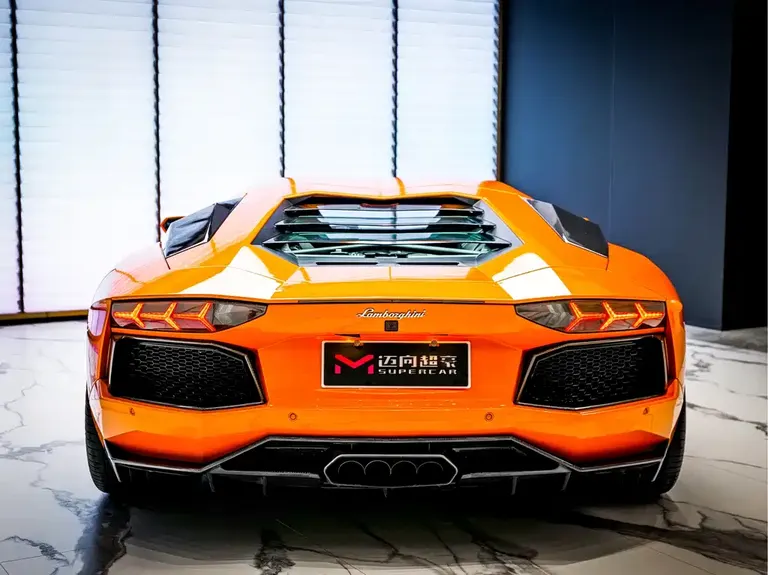 Lamborghini Aventador LP 700-4