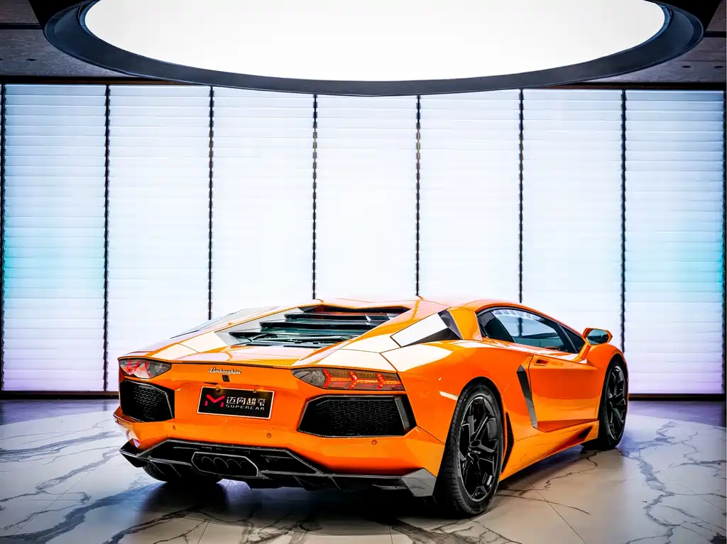 Aventador LP 700-4