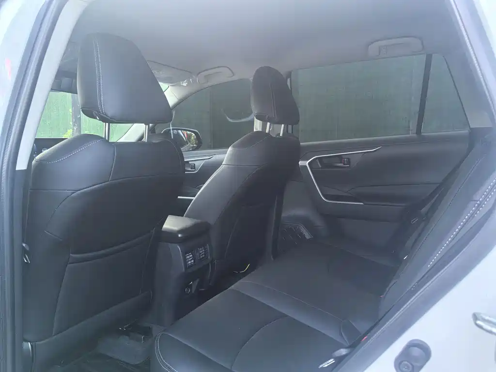 RAV4 2.0 L CVT 2 WD Urban