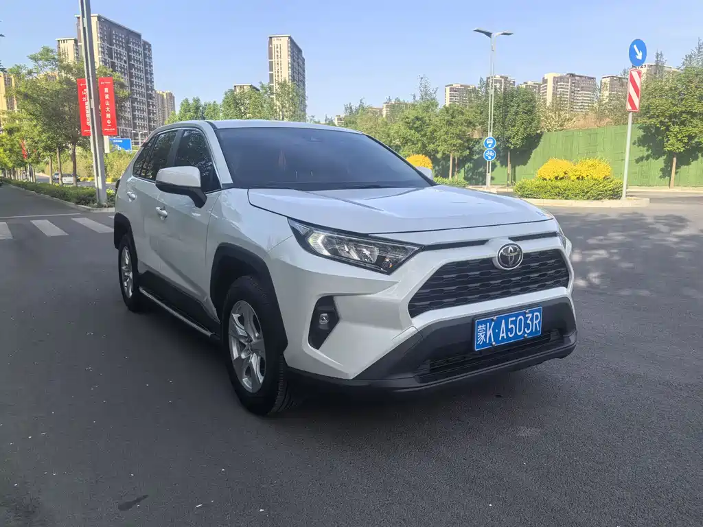 RAV4 2.0 L CVT 2 WD Urban