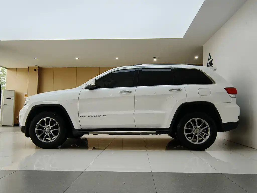Grand Cherokee (Import) 3.0 L Comfort Enjoyment Navigation