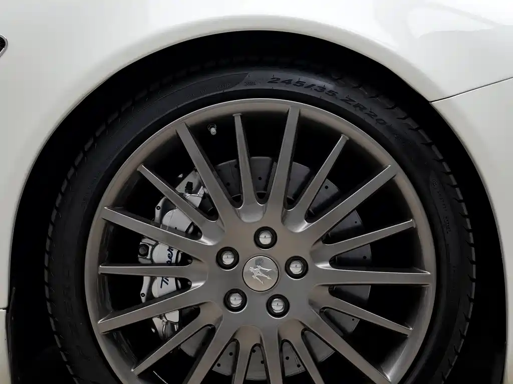 Quattroporte 总裁 2010款 4.7 L 运动版
