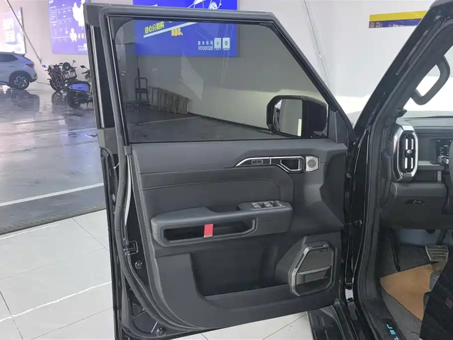 Jetour Traveller 2.0 T 4 WD Cross PRO+
