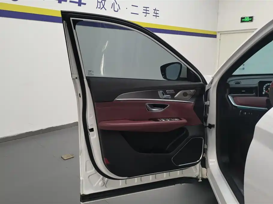 Jetour X70 Zhuge 1.6 T DCT Strategist 5-seat