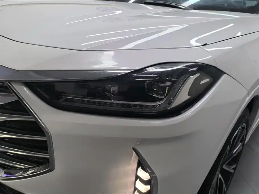 Jetour X70 Zhuge 1.6 T DCT Strategist 5-seat