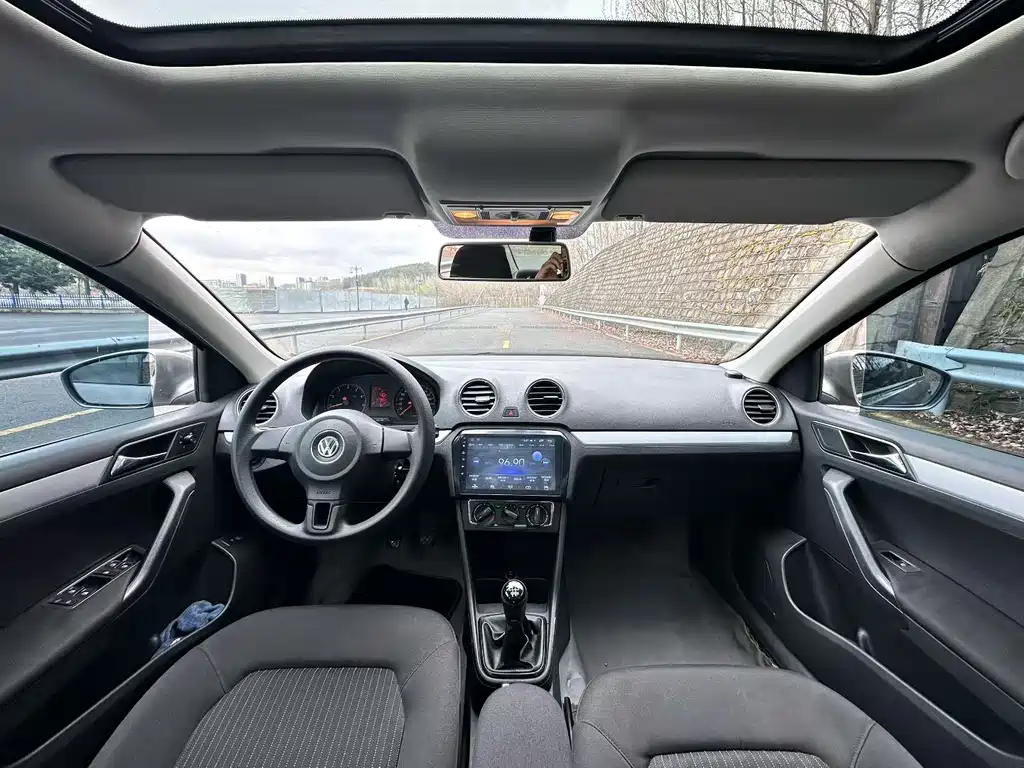 Jetta 1.6 L Manual Fashion
