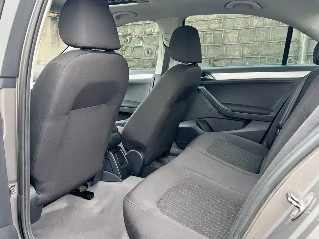 Jetta 1.6 L Manual Fashion
