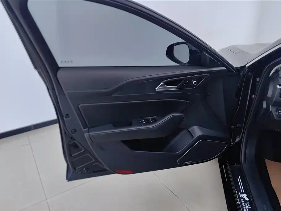 Hongqi H5 Classic Facelift 1.8 T Auto Connected Flagship Enjoyment