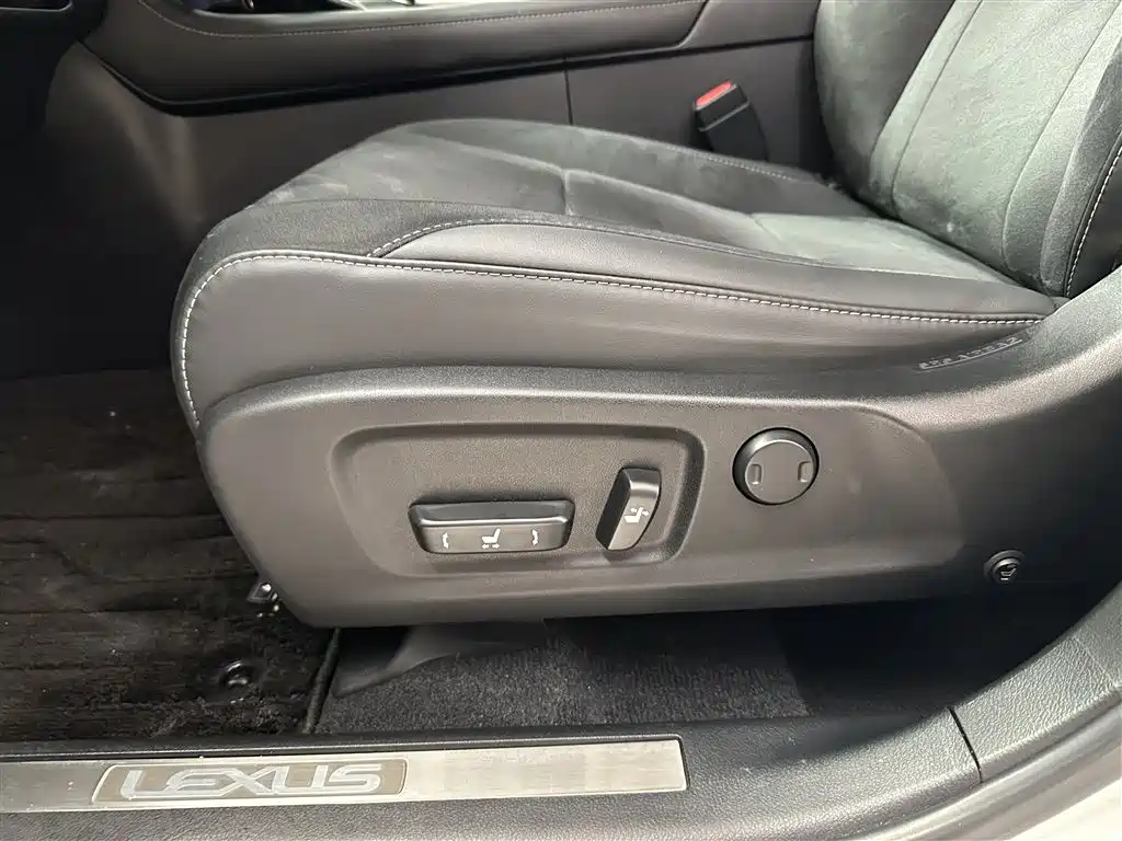 Lexus RX Facelift 300 2 WD Elite
