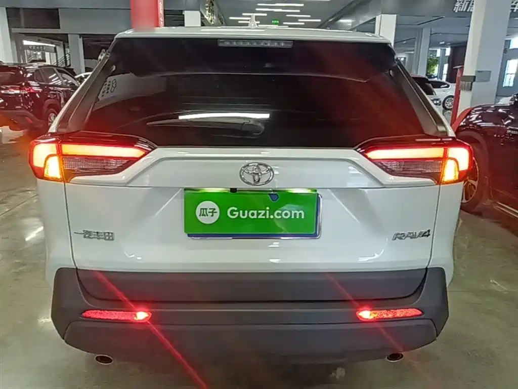 RAV4 2.0 L CVT 2 WD Urban