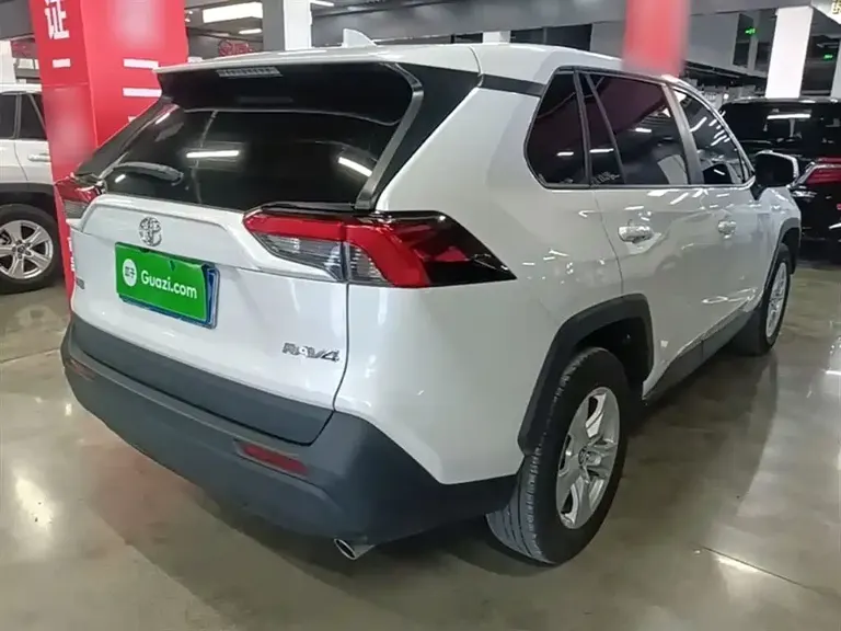 Toyota RAV4 2.0 L CVT 2 WD Urban