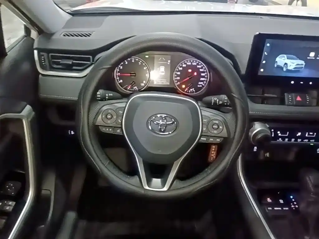 RAV4 2.0 L CVT 2 WD Urban