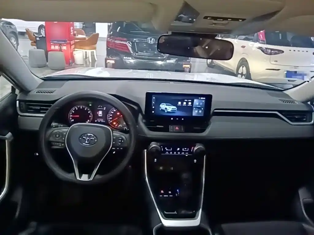 RAV4 2.0 L CVT 2 WD Urban
