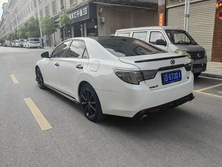 Toyota Mark X 2.5 V Style Sharp
