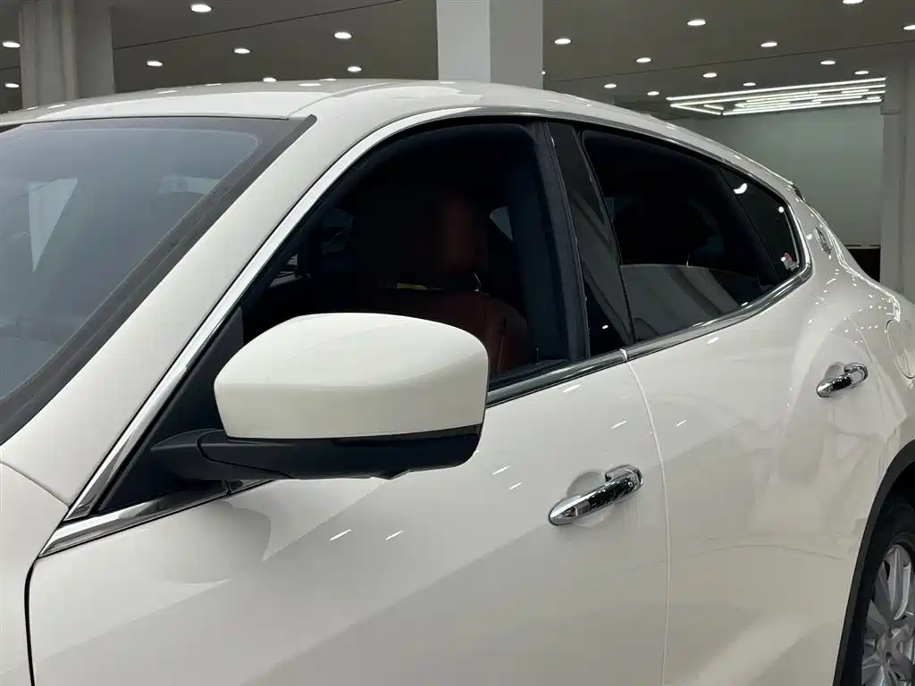 Levante 3.0 T Classic