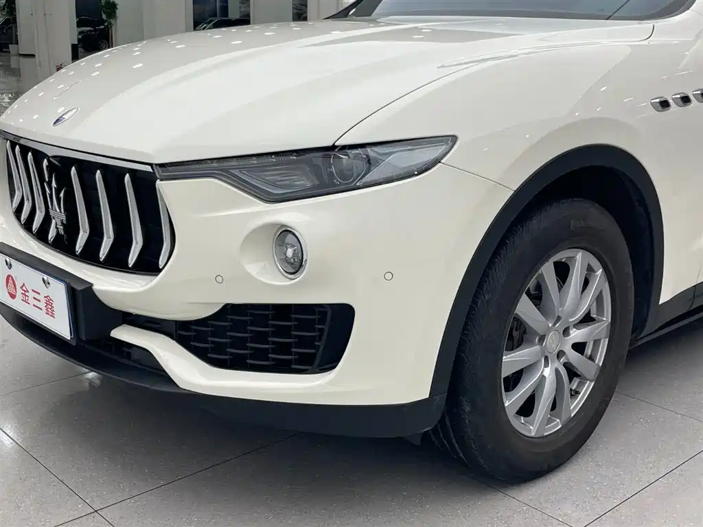 Levante 3.0 T Classic