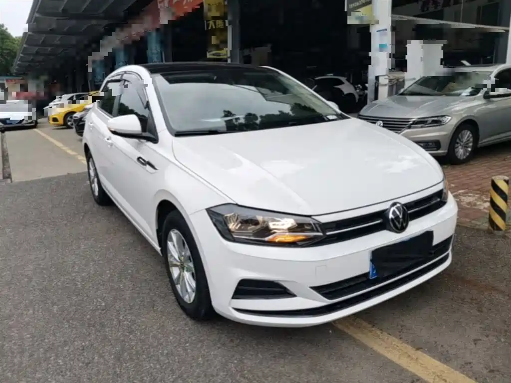 Polo Plus 1.5 L Auto Colorful Tech