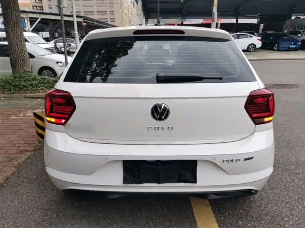 Polo Plus 1.5 L Auto Colorful Tech