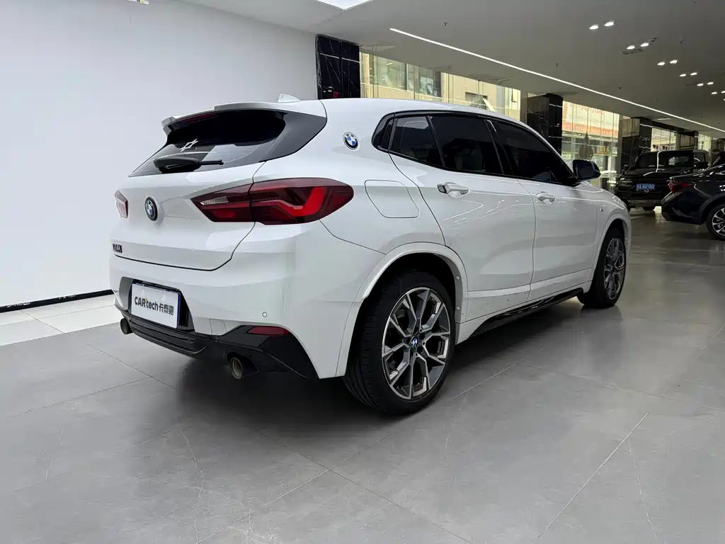 BMW X2 sDrive25 i Leading M Sport Package